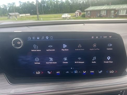 Used 2025 Chevrolet Tahoe Z71 AWD/4WD image 27