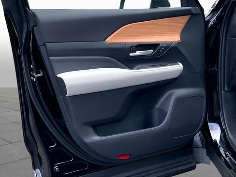 New 2026 Toyota Grand Highlander AWD Hybrid image 10