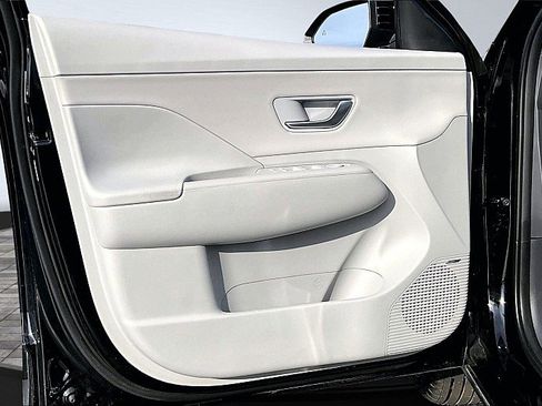 Used 2024 Hyundai Kona Limited FWD image 24