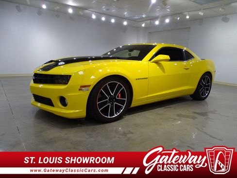 Used 2010 Chevrolet Camaro SS w/ RS Package image 1