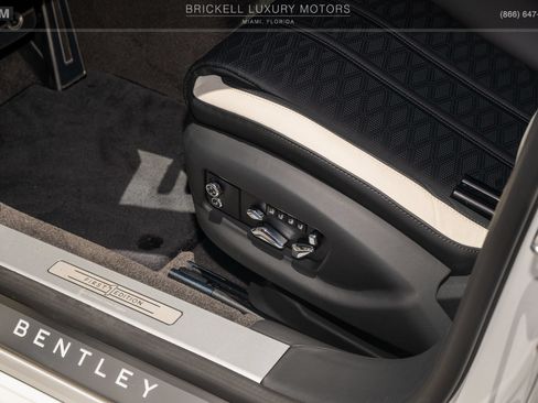 Used 2025 Bentley Flying Spur Plug-In Hybrid w/ First Edition Specification AWD/4WD image 67