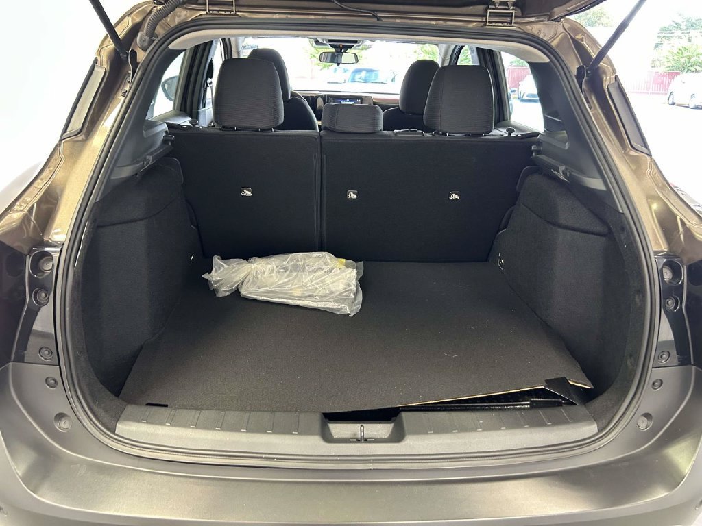 Used 2025 Nissan Kicks S AWD/4WD image 11