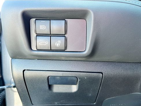 Used 2022 Toyota Highlander Limited AWD/4WD image 10