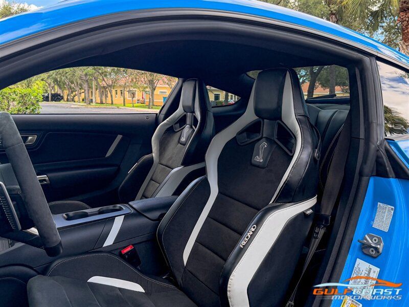 Used 2022 Ford Mustang Shelby GT500 w/ Carbon Fiber Track Pack RWD image 21