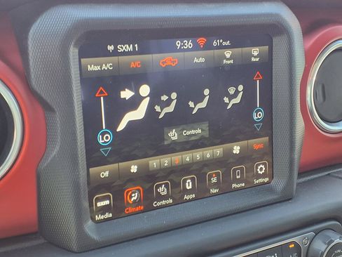 Used 2021 Jeep Gladiator Rubicon AWD/4WD image 6