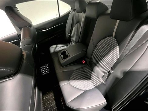 Used 2024 Toyota Camry SE image 23