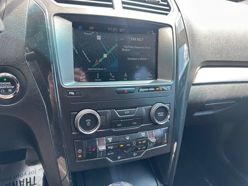 Used 2019 Ford Explorer XLT w/ Equipment Group 202A AWD/4WD image 22