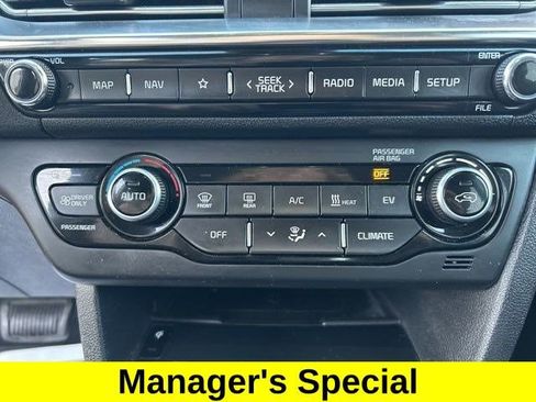 Used 2021 Kia Niro EX Premium w/ Cold Weather Package image 29