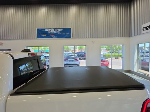 Used 2023 RAM 1500 Laramie AWD/4WD image 31