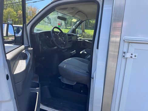 Used 2014 Chevrolet Express 3500 RWD image 8