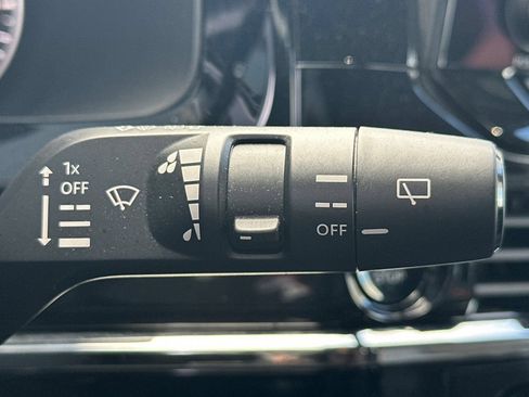 Used 2025 Nissan Pathfinder Rock Creek AWD/4WD image 40