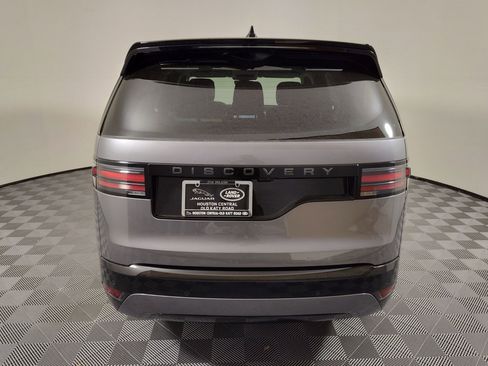 Certified 2025 Land Rover Discovery Dynamic SE image 8