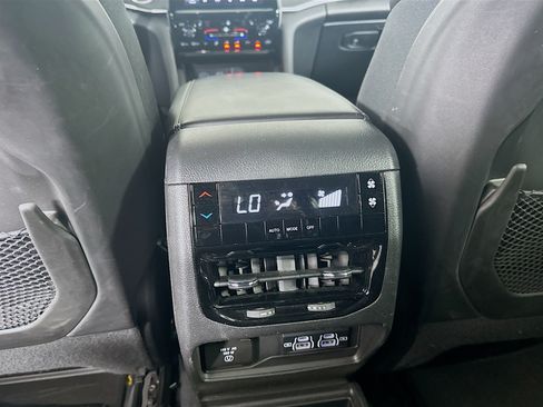 Used 2023 Jeep Grand Cherokee L Laredo AWD/4WD image 27