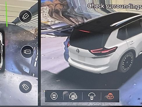 Used 2025 Nissan Rogue Platinum image 21