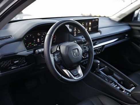 Used 2025 Honda Accord Touring image 19