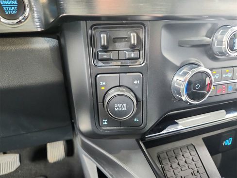 Used 2024 Ford F250 Lariat w/ Sport Appearance Package image 27