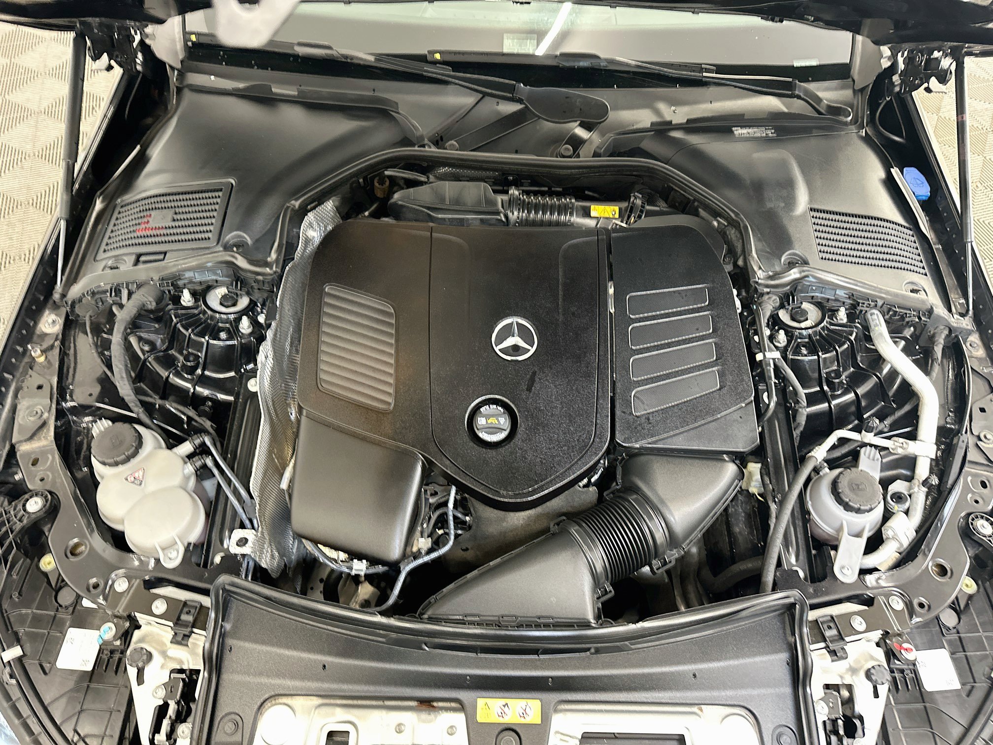 Used 2023 Mercedes-Benz C 300 4MATIC Sedan image 35