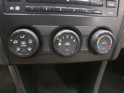 Used 2014 Subaru Impreza 2.0i Sport Premium AWD/4WD image 17