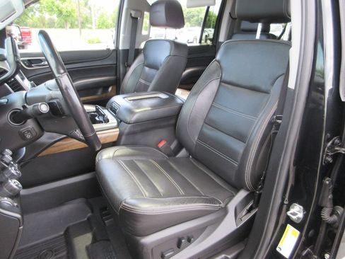 Used 2019 GMC Yukon XL Denali w/ Open Road Package AWD/4WD image 23