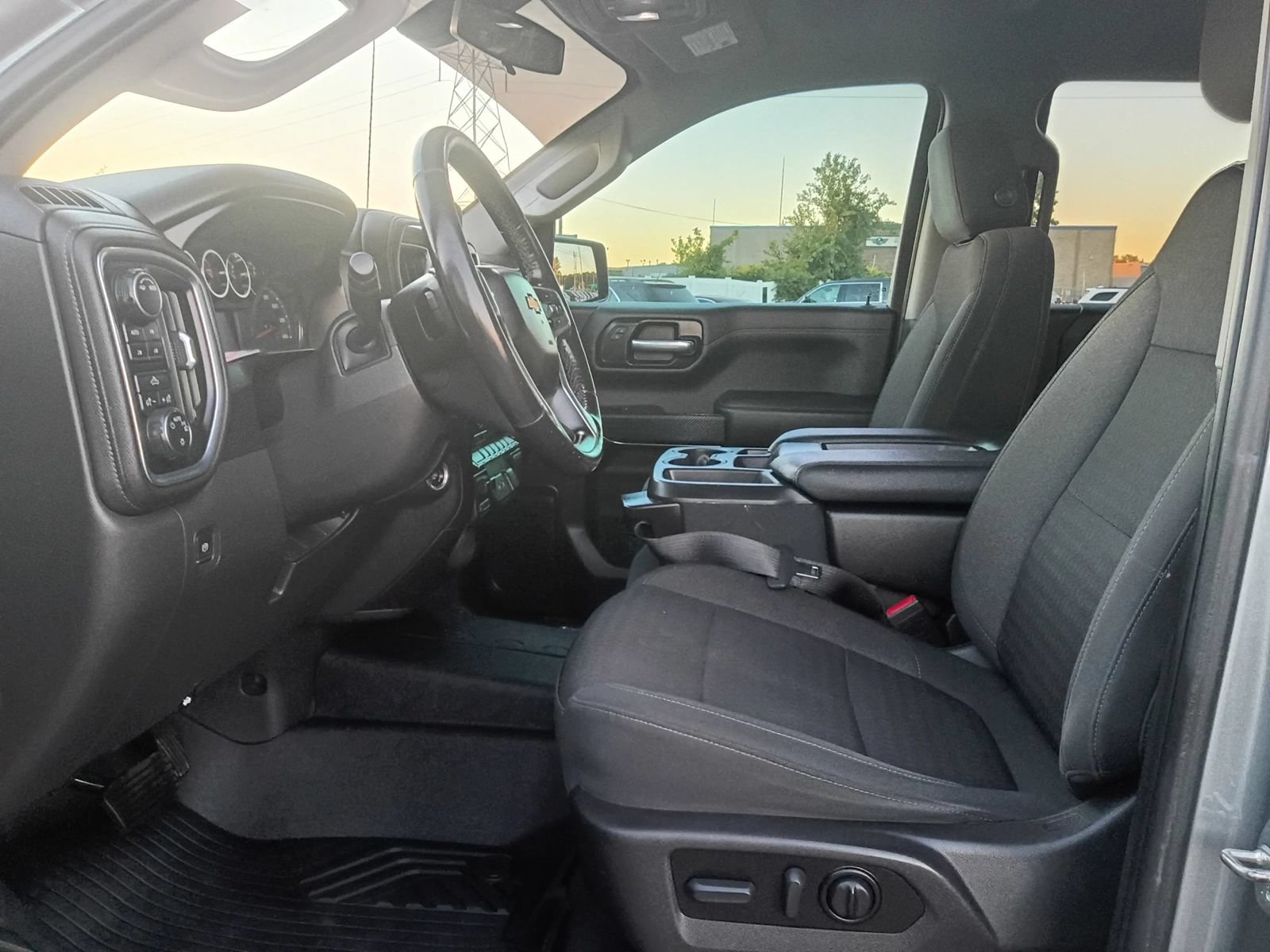Used 2021 Chevrolet Silverado 1500 LT w/ Z71 Off-Road Package AWD/4WD image 19