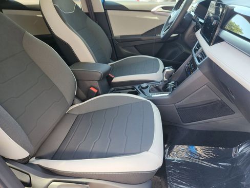 New 2025 Volkswagen Taos SE image 13