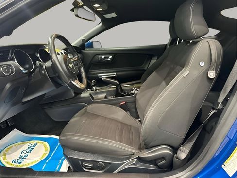 Used 2017 Ford Mustang GT w/ GT Performance Package RWD image 11
