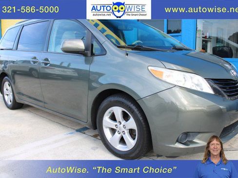 Used 2014 Toyota Sienna LE FWD image 1