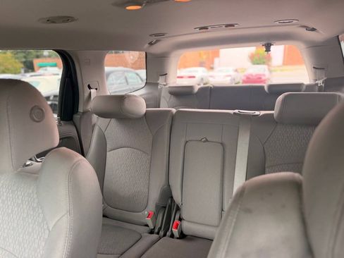 Used 2014 GMC Acadia SLE FWD image 28