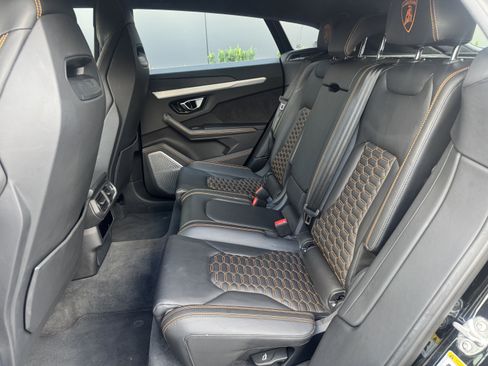 Used 2020 Lamborghini Urus AWD/4WD image 10
