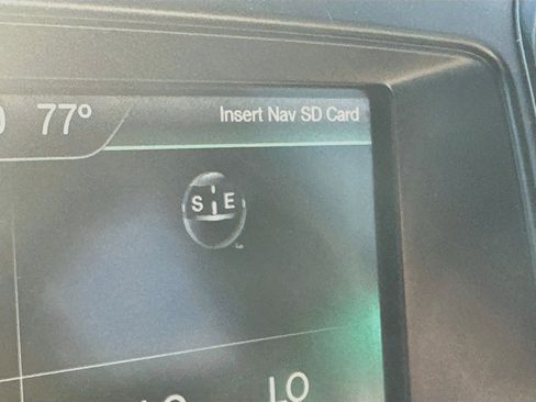 Used 2016 Ford Explorer XLT w/ Equipment Group 202A AWD/4WD image 22