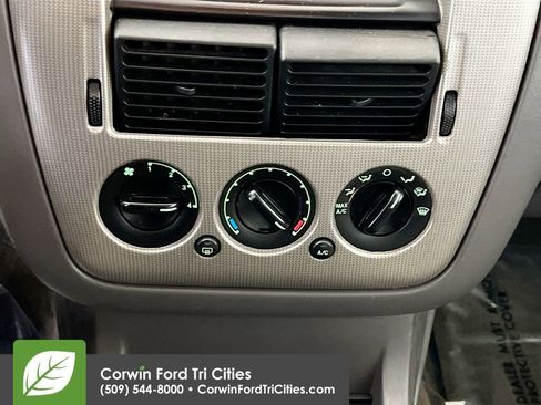 Used 2004 Ford Explorer XLT image 9
