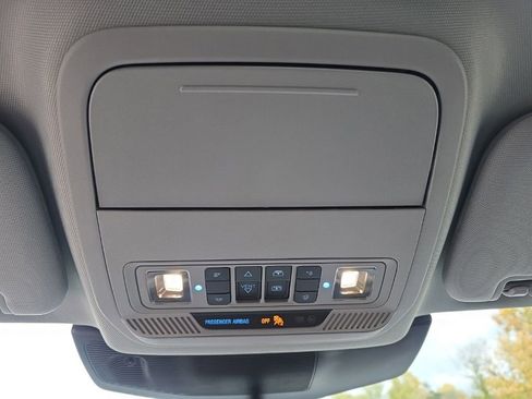 Certified 2022 Ford Explorer XLT w/ Equipment Group 202A image 39