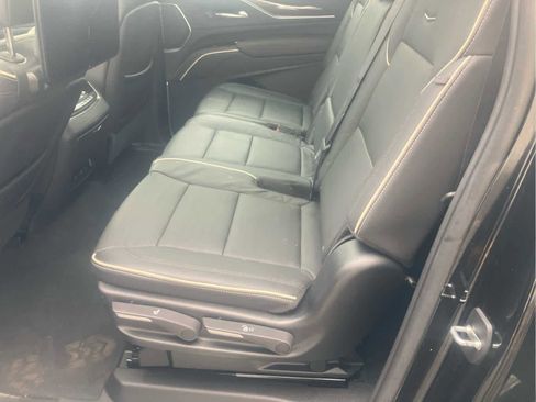 Used 2021 Cadillac Escalade ESV Premium Luxury image 15