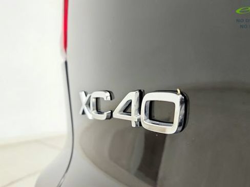 Used 2024 Volvo XC40 B5 Plus w/ Protection Package Premier AWD/4WD image 34