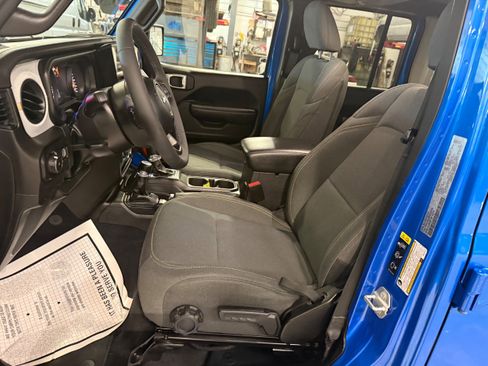 Certified 2025 Jeep Wrangler Unlimited Sport AWD/4WD image 42