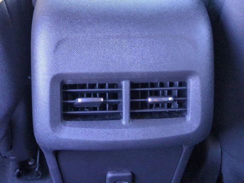 Used 2024 Chevrolet Equinox LT image 29