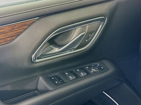 Used 2024 Chevrolet Suburban High Country image 18