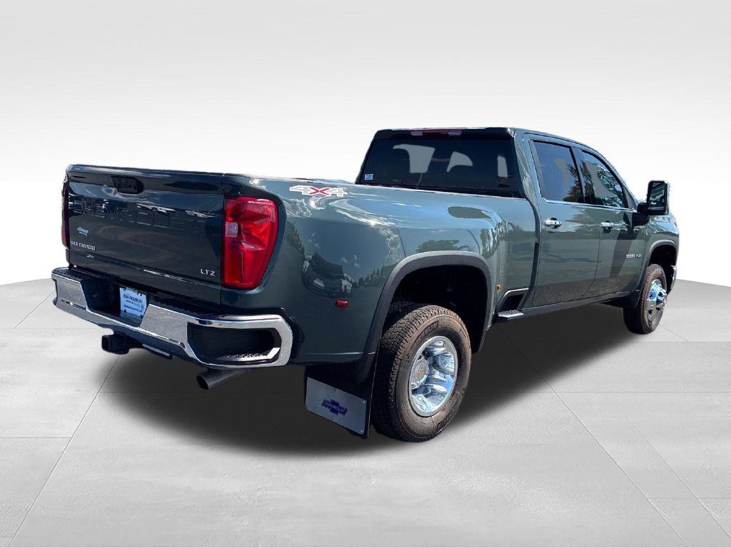 Used 2026 Chevrolet Silverado 3500 LTZ AWD/4WD image 5