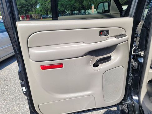 Used 2006 Chevrolet Avalanche Z66 w/ Sun And Sound Package RWD image 13