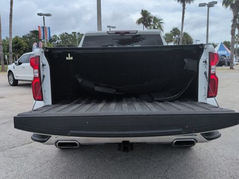 Used 2021 Chevrolet Silverado 1500 LTZ w/ LTZ Premium Package AWD/4WD image 12