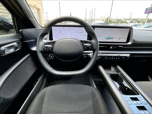 Used 2024 Hyundai Ioniq 6 SE RWD image 5