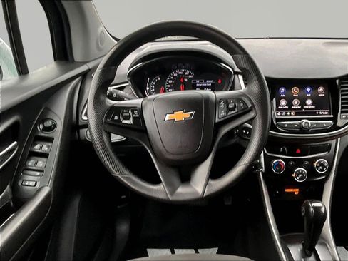 Used 2021 Chevrolet Trax LS w/ Tint and Cruise Package AWD/4WD image 8