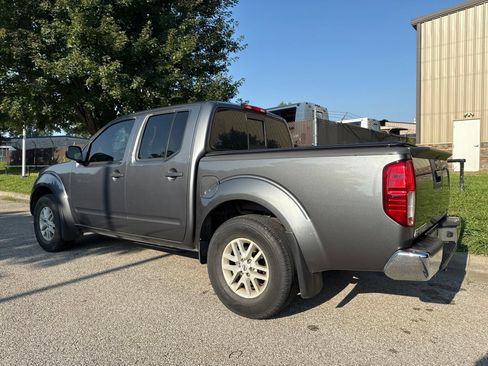 Used 2019 Nissan Frontier SV RWD image 7