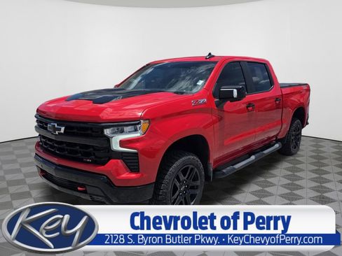 Used 2024 Chevrolet Silverado 1500 LT Trail Boss w/ LT Trail Boss Premium Package AWD/4WD image 1