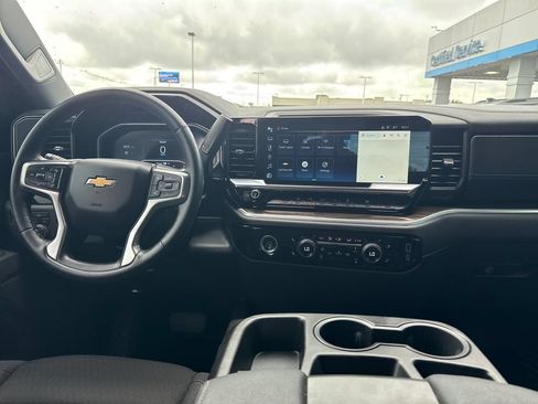 Used 2024 Chevrolet Silverado 1500 LT AWD/4WD image 25