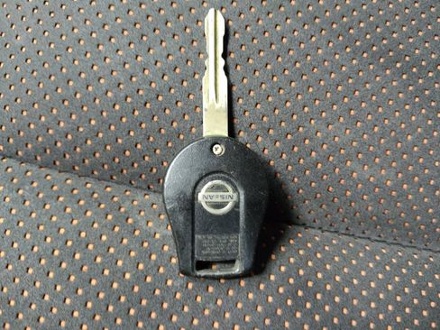 Used 2016 Nissan Versa Note SR w/ SR Tech Package image 32