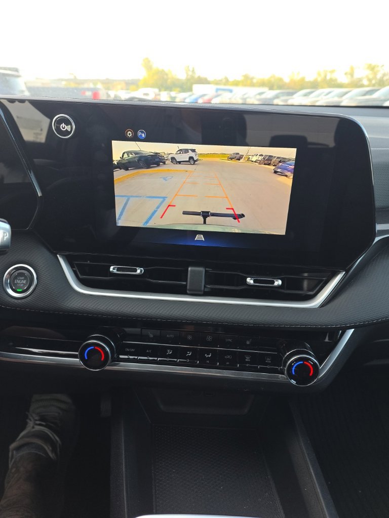Used 2026 Chevrolet Equinox LT w/ Convenience Package II FWD image 18