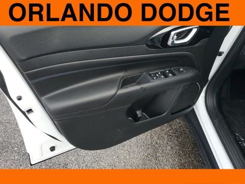 New 2026 Jeep Compass Latitude image 12