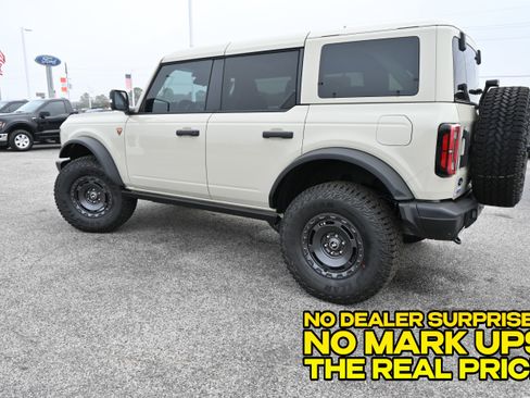 New 2025 Ford Bronco Badlands AWD/4WD image 7