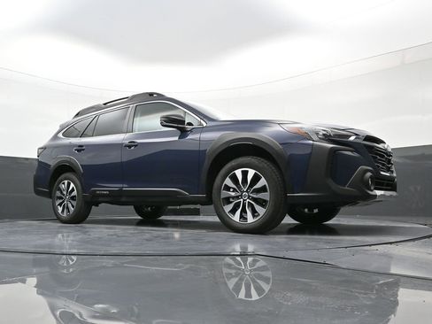 Used 2025 Subaru Outback Limited XT image 21